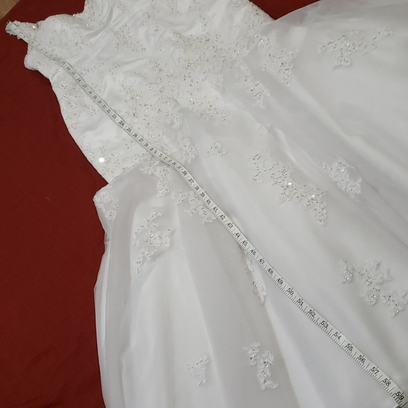 David’s Bridal Wedding Dress Open back & Long Train Woman Size 10 - Picture 12 of 16